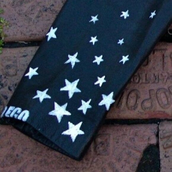 Vintage black leather, hip-length zip up jacket, hand painted retro, rose sz M - Picture 10 of 10